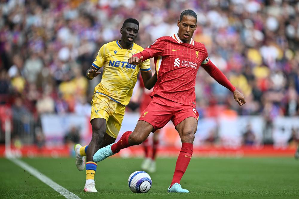 足球报：浙江队花4亿是谣言；韦世豪、李磊先后来做康复